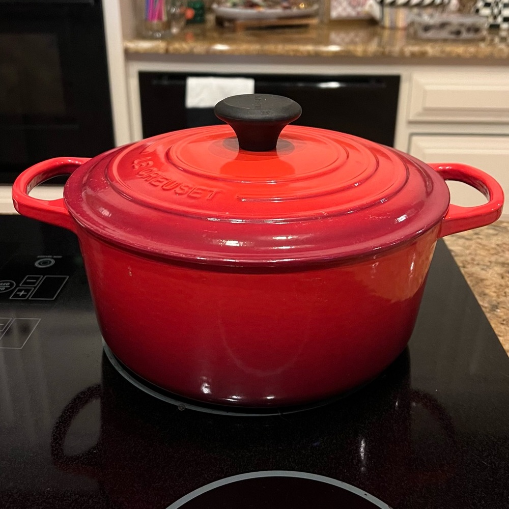 Le Creuset Traditional Round Dutch Oven